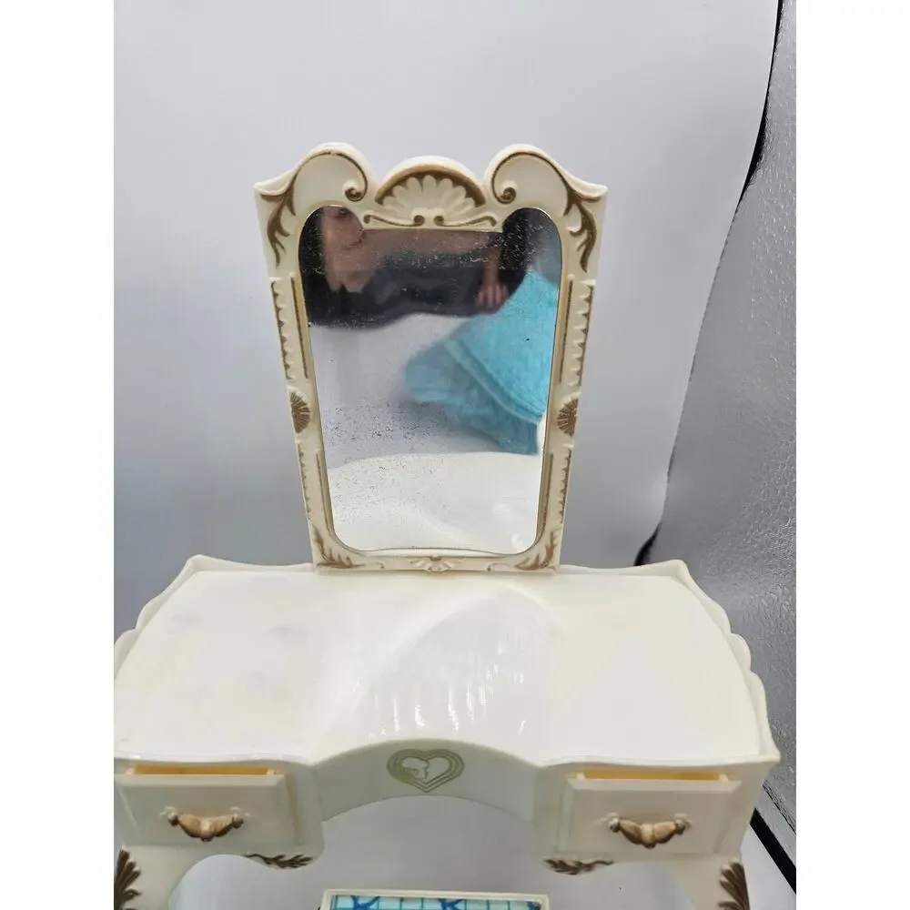 Vintage Marx Sindy Doll‎ Bedroom Furniture 1978 Bed & Vanity Set